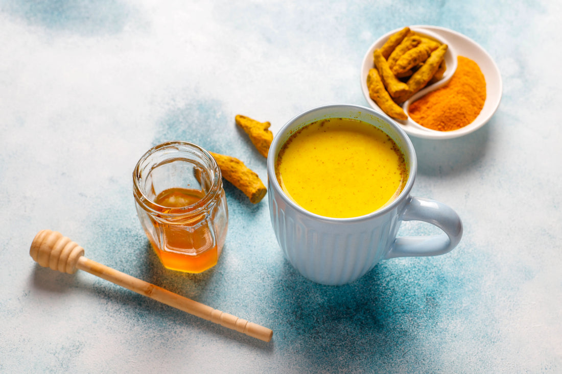Ai încercat "Golden Milk" cu Supă de Oase? Rețeta virală pentru imunitate